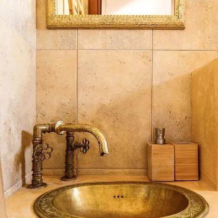 With Seaview And Private Terrace Apartament Salonic