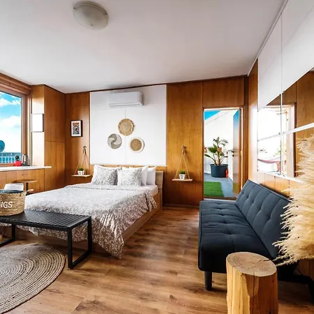 Center, Sea View, Big Private Tarrace Apartment *
